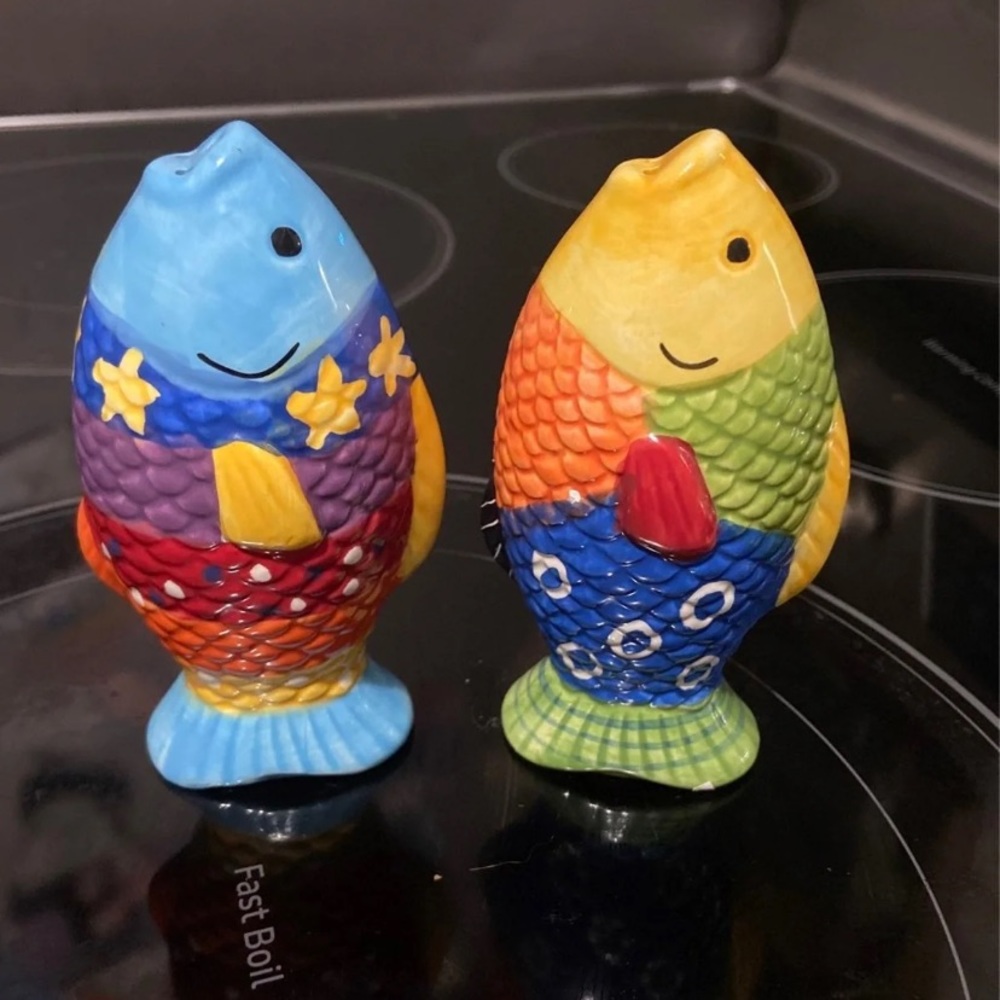 Beautiful colorful fish salt and pepper shakers!